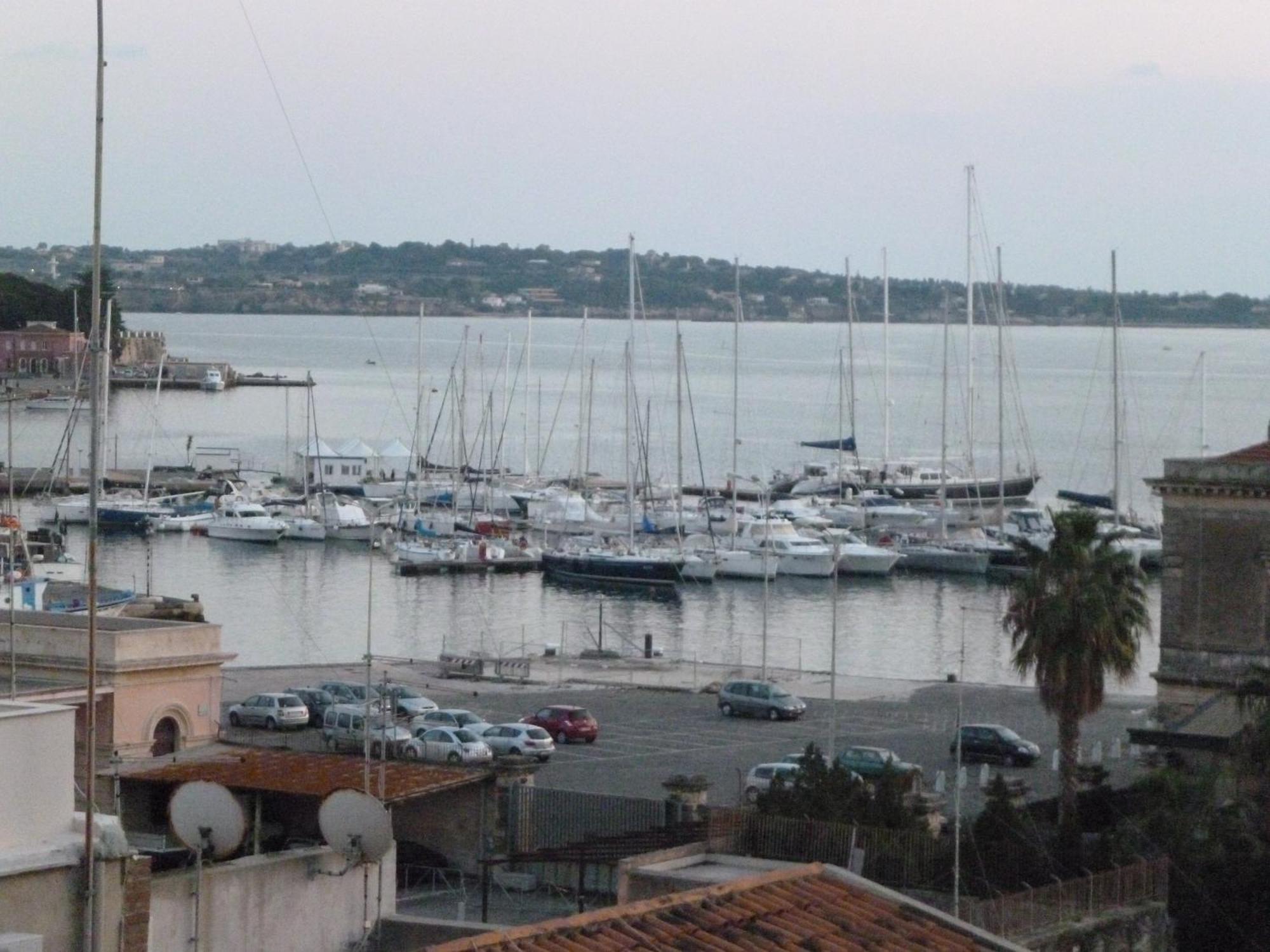 B&B Le Grand Bleu Siracusa - One Hundred Steps From Ortigia -Sea View - Syracuse Exterior photo