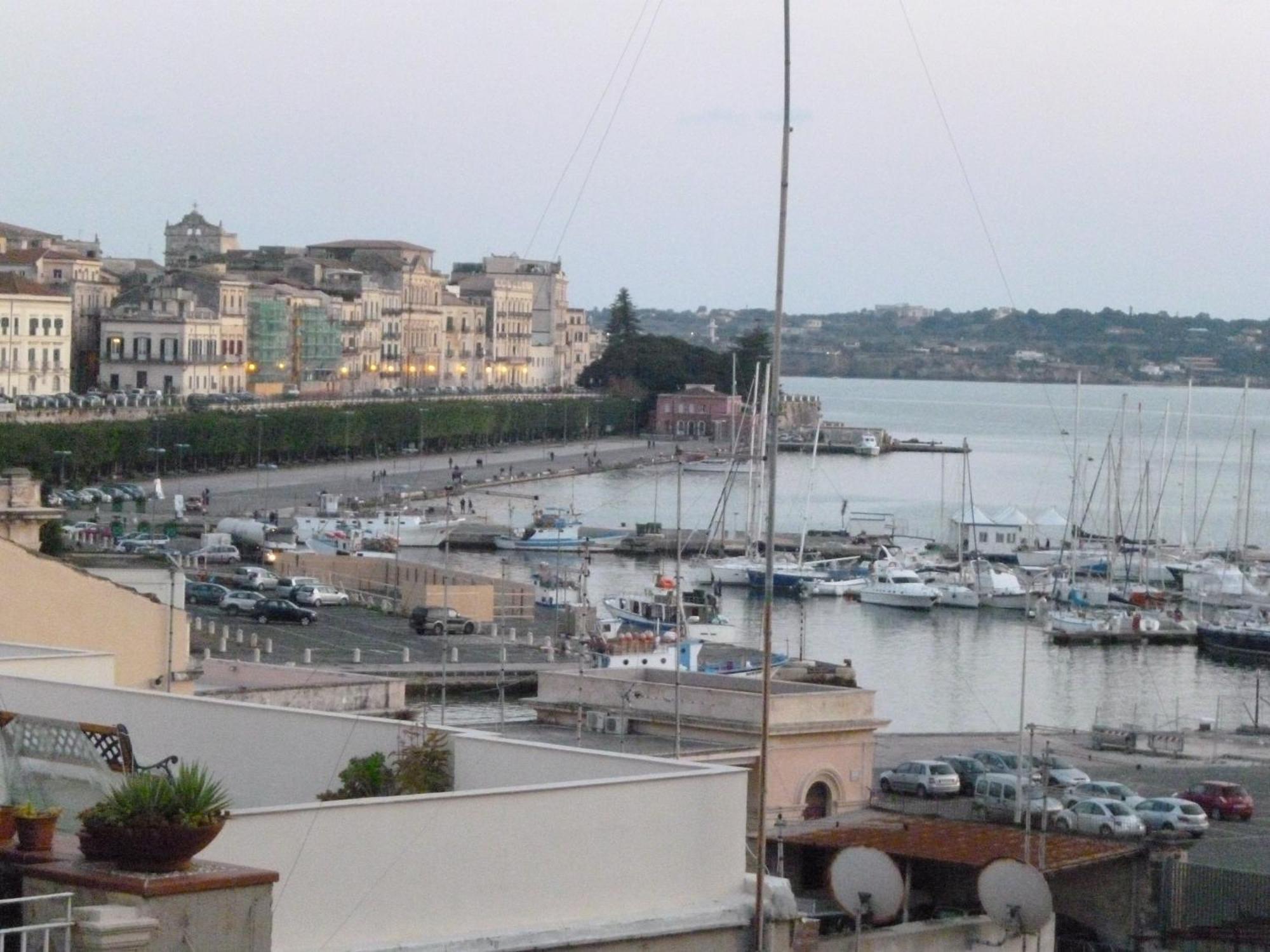 B&B Le Grand Bleu Siracusa - One Hundred Steps From Ortigia -Sea View - Syracuse Exterior photo